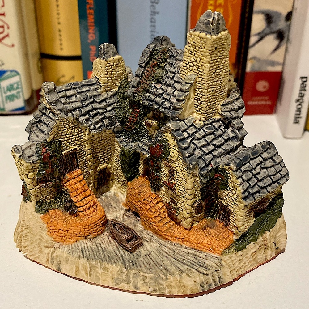 HOLIDAY SALE!! David Winter Cottage The Fisher’s Wharf 1983 Christmas Vintage